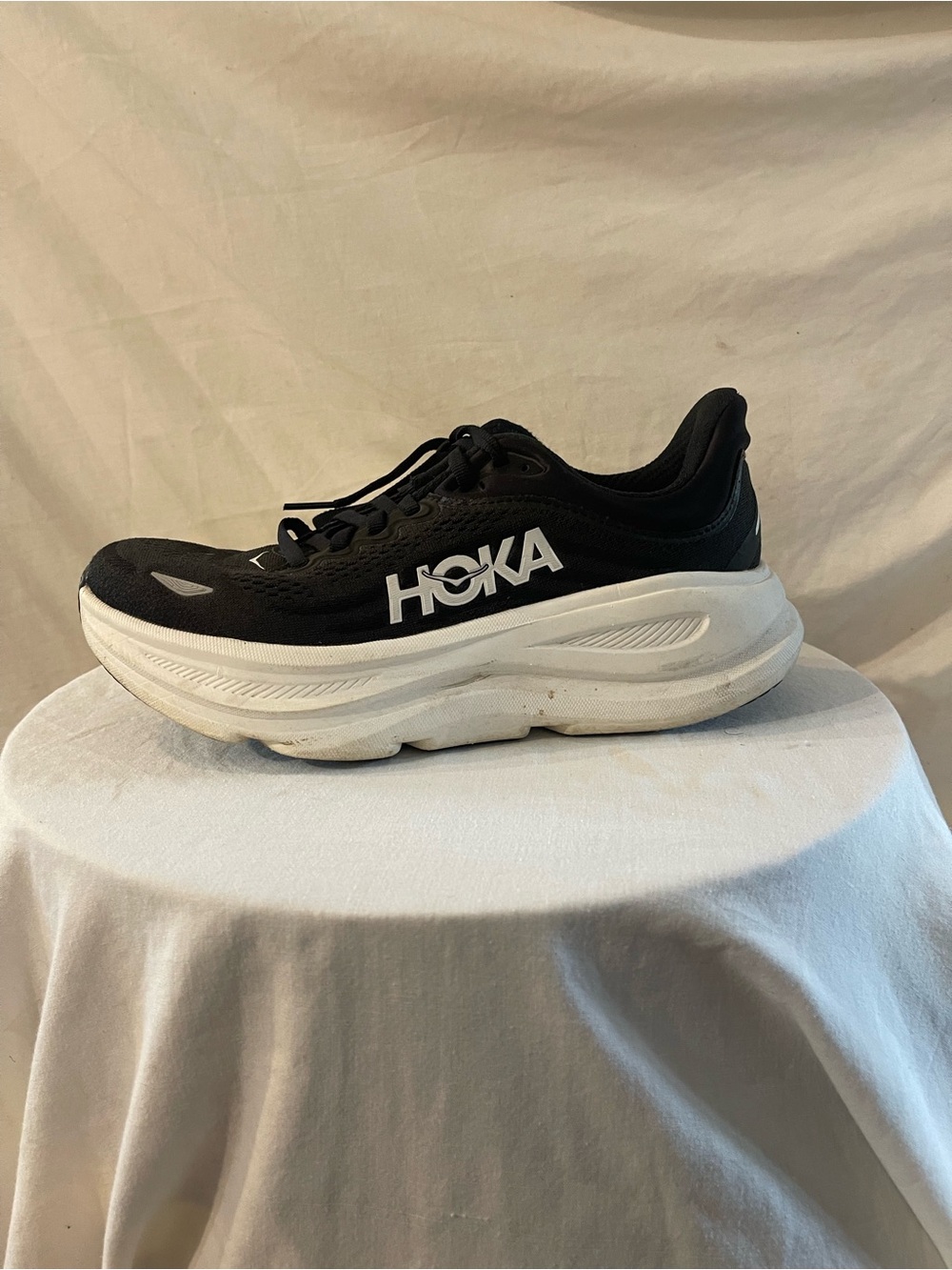 HOKA Bondi 9 Sneakers
